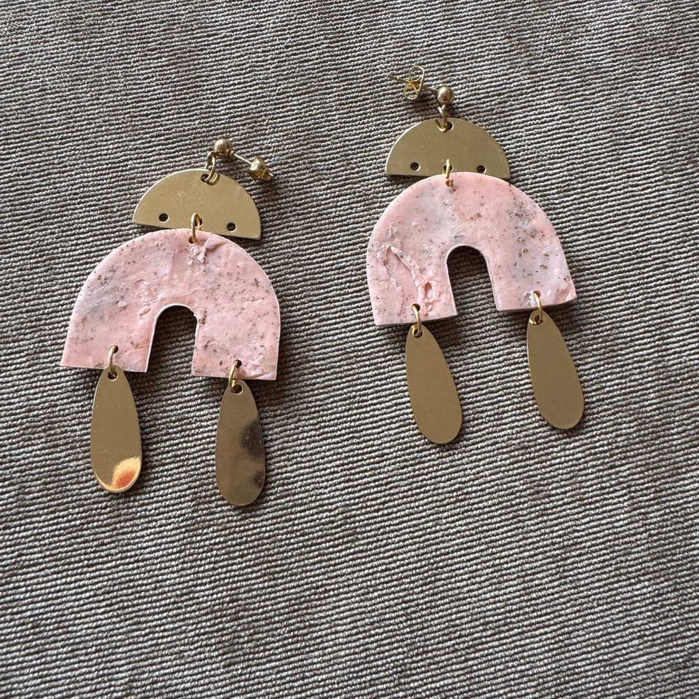 Two earrings - Picture 7 of 8